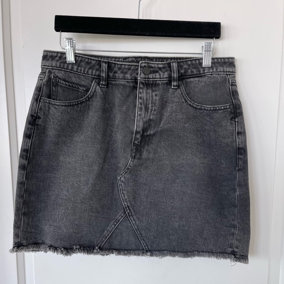 Volcom Women’s High-Rise Raw-Hem Stoned Denim Mini Jean Skirt | Black - Picture 1 of 8